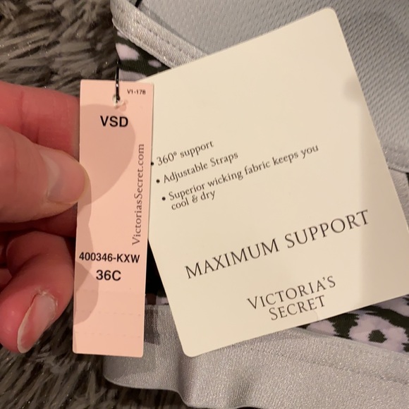 Victoria’s Secret Sports Bra NWT 36C - Picture 3 of 4